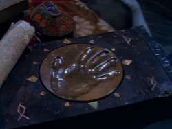extant_XenaWarriorPrincess_1x04_CradleOfHope_01834