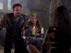 extant_XenaWarriorPrincess_1x04_CradleOfHope_02000