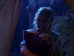 extant_XenaWarriorPrincess_1x04_CradleOfHope_02090