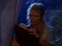 extant_XenaWarriorPrincess_1x04_CradleOfHope_02091