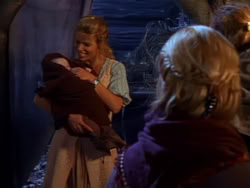 extant_XenaWarriorPrincess_1x04_CradleOfHope_02095