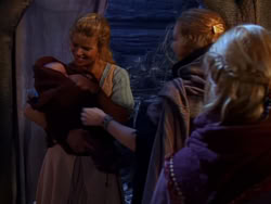 extant_XenaWarriorPrincess_1x04_CradleOfHope_02096