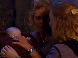 extant_XenaWarriorPrincess_1x04_CradleOfHope_02097