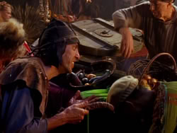 extant_XenaWarriorPrincess_1x04_CradleOfHope_02238