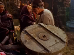 extant_XenaWarriorPrincess_1x04_CradleOfHope_02241
