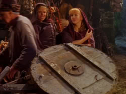 extant_XenaWarriorPrincess_1x04_CradleOfHope_02242