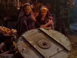 extant_XenaWarriorPrincess_1x04_CradleOfHope_02244