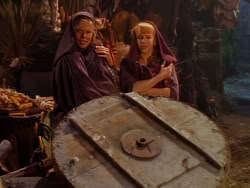 extant_XenaWarriorPrincess_1x04_CradleOfHope_02247