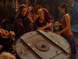 extant_XenaWarriorPrincess_1x04_CradleOfHope_02251