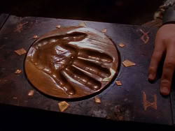 extant_XenaWarriorPrincess_1x04_CradleOfHope_02272