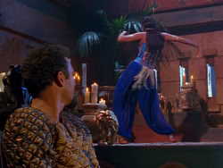 extant_XenaWarriorPrincess_1x04_CradleOfHope_02395