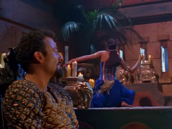 extant_XenaWarriorPrincess_1x04_CradleOfHope_02400