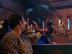 extant_XenaWarriorPrincess_1x04_CradleOfHope_02402