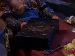 extant_XenaWarriorPrincess_1x04_CradleOfHope_02471