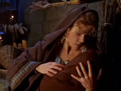 extant_XenaWarriorPrincess_1x04_CradleOfHope_02578
