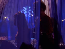 extant_XenaWarriorPrincess_1x04_CradleOfHope_02707