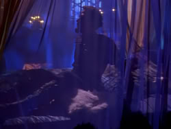extant_XenaWarriorPrincess_1x04_CradleOfHope_02855