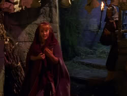 extant_XenaWarriorPrincess_1x04_CradleOfHope_03001