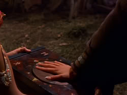 extant_XenaWarriorPrincess_1x04_CradleOfHope_03017