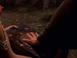extant_XenaWarriorPrincess_1x04_CradleOfHope_03018
