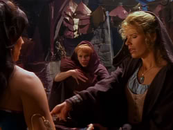 extant_XenaWarriorPrincess_1x04_CradleOfHope_03021
