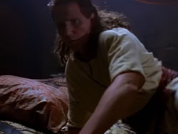 extant_XenaWarriorPrincess_1x04_CradleOfHope_03073
