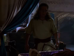 extant_XenaWarriorPrincess_1x04_CradleOfHope_03083