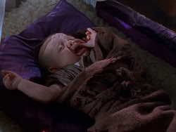 extant_XenaWarriorPrincess_1x04_CradleOfHope_03090
