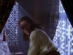 extant_XenaWarriorPrincess_1x04_CradleOfHope_03100