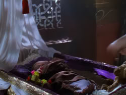 extant_XenaWarriorPrincess_1x04_CradleOfHope_03171