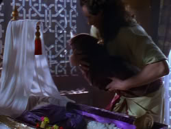 extant_XenaWarriorPrincess_1x04_CradleOfHope_03181