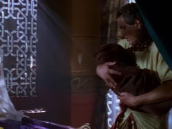 extant_XenaWarriorPrincess_1x04_CradleOfHope_03184