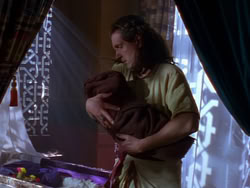 extant_XenaWarriorPrincess_1x04_CradleOfHope_03186