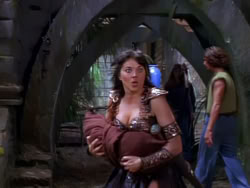 extant_XenaWarriorPrincess_1x04_CradleOfHope_03248