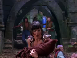 extant_XenaWarriorPrincess_1x04_CradleOfHope_03357