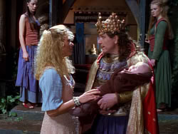extant_XenaWarriorPrincess_1x04_CradleOfHope_03469