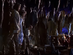 extant_XenaWarriorPrincess_1x07-TheTitans_00450
