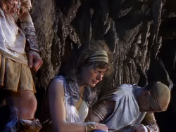 extant_XenaWarriorPrincess_1x07-TheTitans_00453