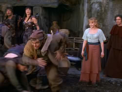 extant_XenaWarriorPrincess_1x07-TheTitans_00825