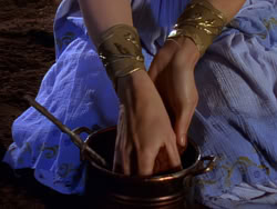 extant_XenaWarriorPrincess_1x07-TheTitans_01553