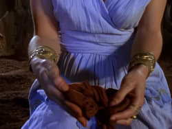 extant_XenaWarriorPrincess_1x07-TheTitans_01556