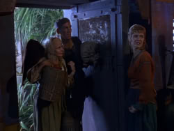 extant_XenaWarriorPrincess_1x07-TheTitans_01673