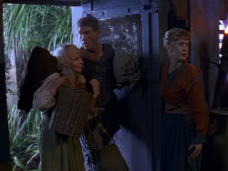 extant_XenaWarriorPrincess_1x07-TheTitans_01674