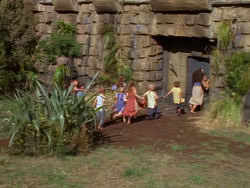 extant_XenaWarriorPrincess_1x07-TheTitans_02224