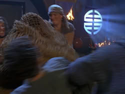 extant_XenaWarriorPrincess_1x07-TheTitans_02244