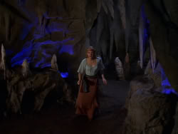 extant_XenaWarriorPrincess_1x07-TheTitans_02932