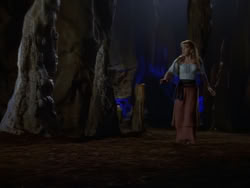 extant_XenaWarriorPrincess_1x07-TheTitans_02942
