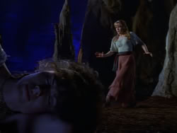 extant_XenaWarriorPrincess_1x07-TheTitans_02956