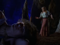 extant_XenaWarriorPrincess_1x07-TheTitans_02959