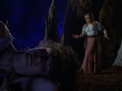 extant_XenaWarriorPrincess_1x07-TheTitans_02960